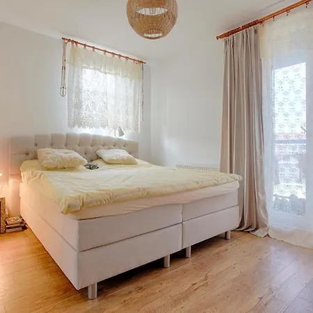 Luxurious Next To Lake In Krakow, 8-9 Ppl, 86m2 Краков